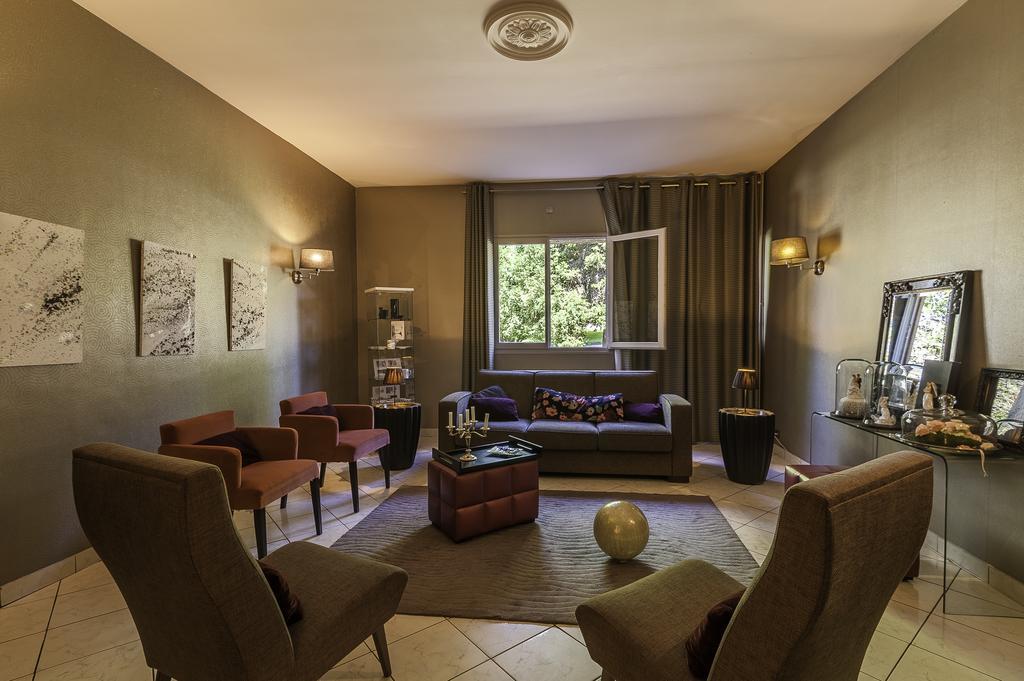 Logis Hotel - Restaurant Le Relais De Comodoliac Saint-Junien Bagian luar foto