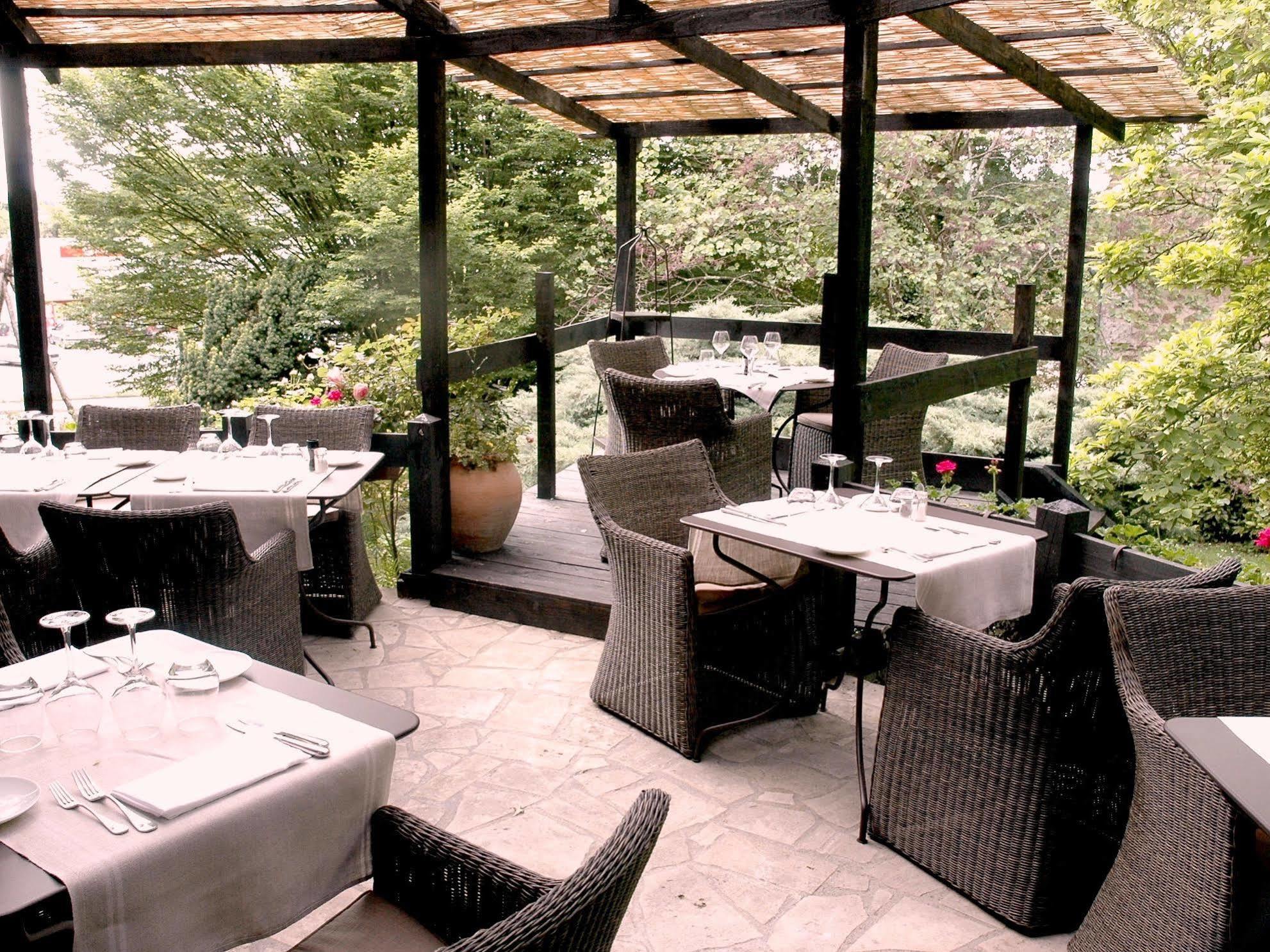 Logis Hotel - Restaurant Le Relais De Comodoliac Saint-Junien Bagian luar foto